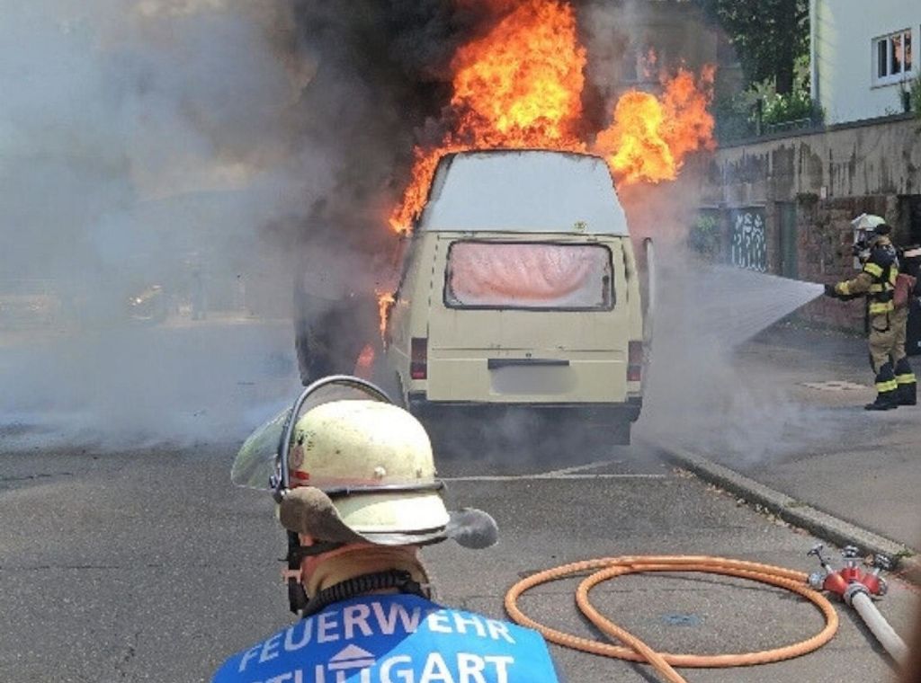 Wohnmobil in Stuttgart-Ost vollständig ausgebrannt