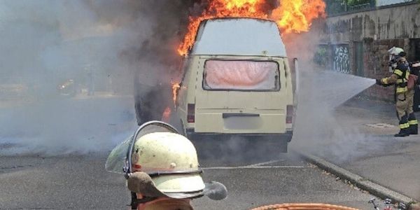 Wohnmobil in Stuttgart-Ost vollständig ausgebrannt