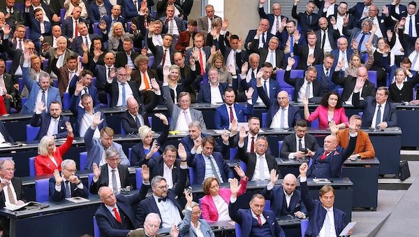 AfD-Fraktionsvorstand beschließt gemäßigtes Auftreten nach außen