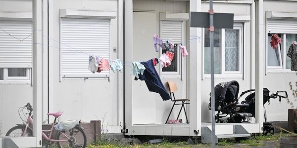 Tempelhofer Feld bekommt große neue Wohncontaineranlage für Geflüchtete