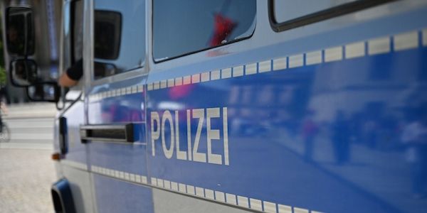 Angreifer bedroht Mann mit Davidstern mit Messer in Berlin-Kreuzberg