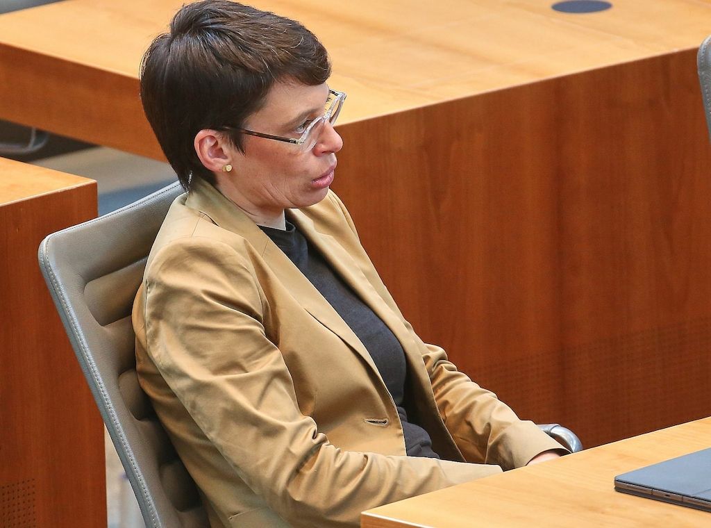 NRW-Familienministerin warnt vor Queer-Feindlichkeit