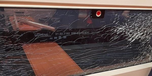 Unbekannte beschädigen ICE auf Fahrt von Berlin nach München