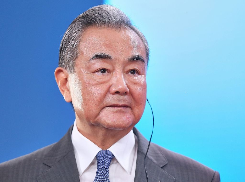 Bundesregierung bestätigt Merz-Treffen mit Chinas Außenminister
