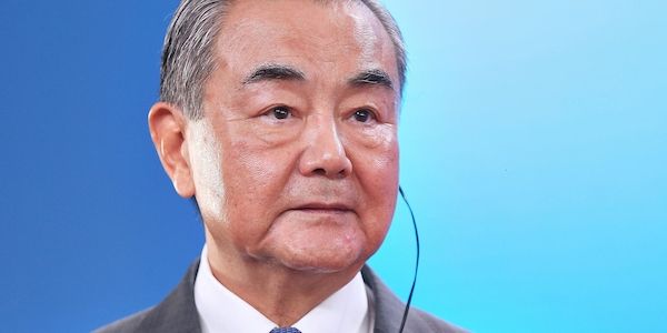 Bundesregierung bestätigt Merz-Treffen mit Chinas Außenminister