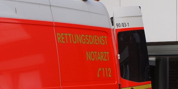 Schwerer Unfall in Dortmund - Auto und Straßenbahn kollidieren