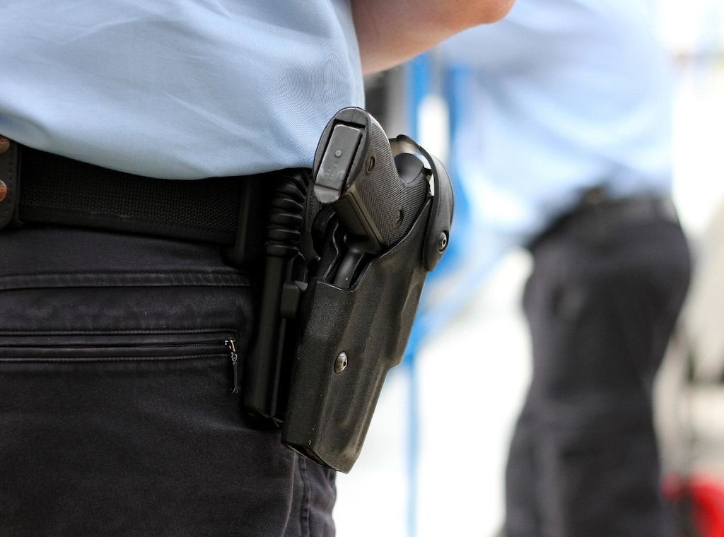 Polizei schießt auf sich selbst verletzenden Mann in Berlin-Wedding