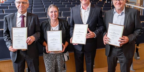 Vier Forscher erhalten Professuren an Medizinischer Universität Lausitz