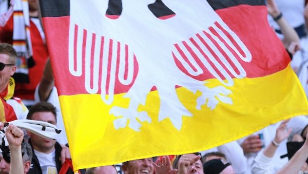 Deutsche Frauen drehen EM-Spiel gegen Dänemark - Viertelfinaleinzug