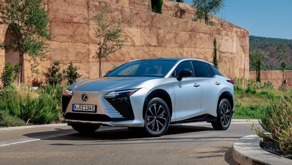 Der neue Lexus RZ kommt in Kürze auf den Markt