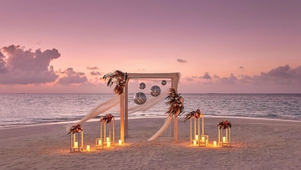 Traumhafte Hochzeitszeremonien mit Robinson Crusoe Feeling im Nova Maldives