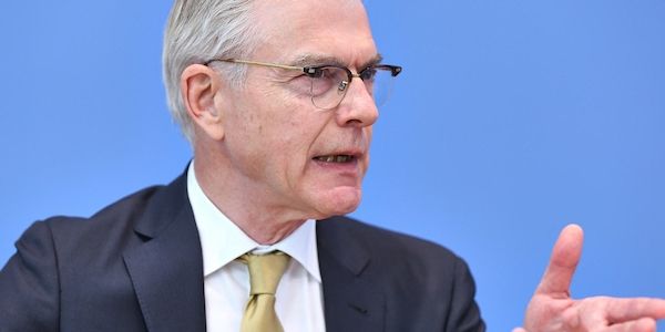 Wirtschaftsweiser fürchtet deutlichen Anstieg der Sozialbeiträge