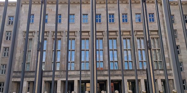 Klingbeil hält an Schutz für Ministerium durch Zöllner fest