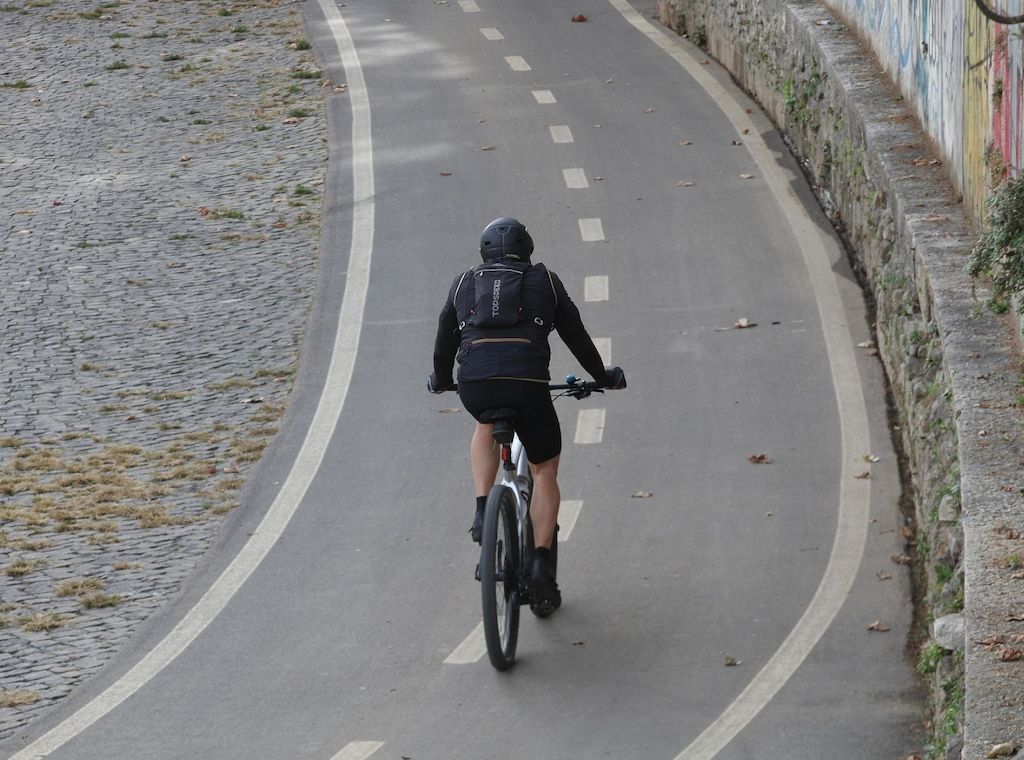 Fahrrad-Reparaturstation am Campus Westend eingeweiht