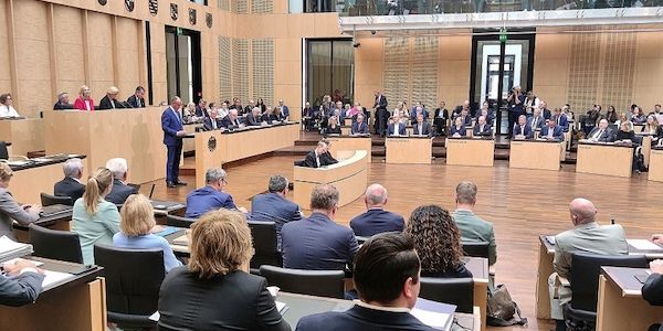 Unternehmen können durch das beschlossene Investitionssofortprogramm bis zu 30 Prozent von der Steuer abschreiben!