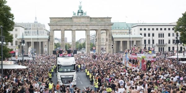 Berlin: Straßensperrungen wegen Technoparade «Rave the Planet»