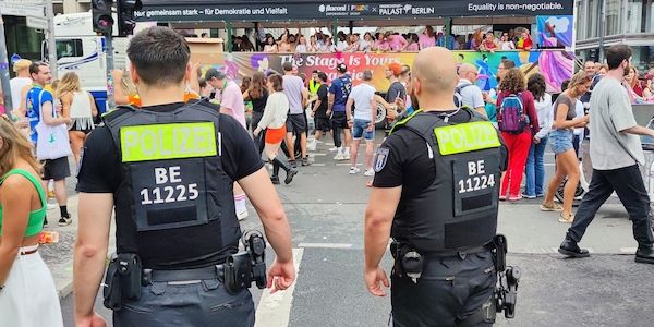 Queer-Beauftragte fordert Schutz sexueller Identität im Grundgesetz