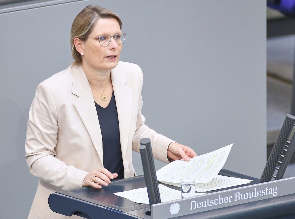 Hubig sieht "sehr viele Verlierer" durch verschobene Richterwahl