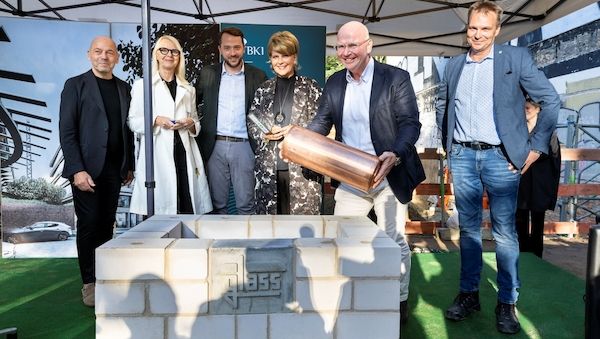 Neues Vereinshaus: VBKI feiert Grundsteinlegung