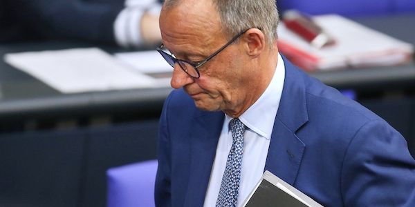 Grüne werfen Merz "Wortbruch" und "fossile Nostalgie" vor