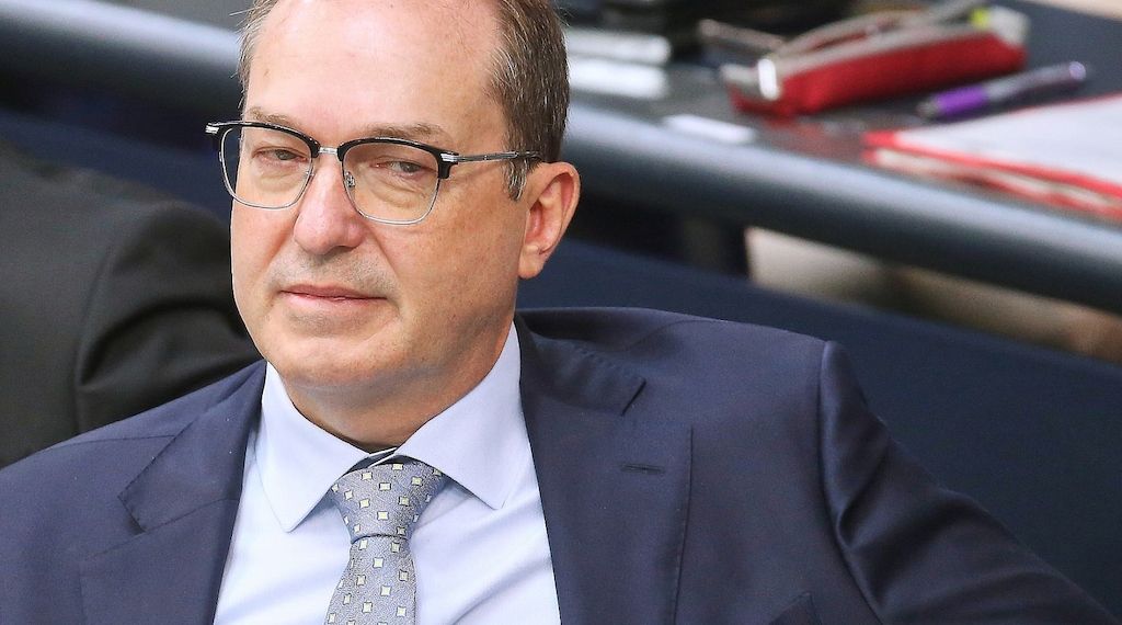 Verhandlungen mit Taliban: SPD warnt Dobrindt vor Normalisierung