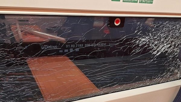 Unbekannte beschädigen ICE auf Fahrt von Berlin nach München