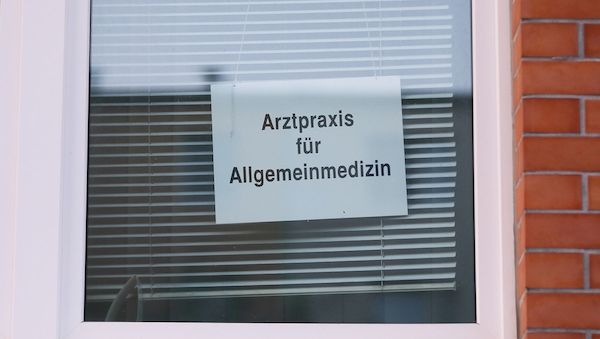 Praxen und Kliniken greifen immer stärker zu Sicherheitsmaßnahmen