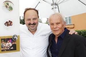 Sommerfest und Verleihung der begehrten fünf Sterne Berlins im Schlosspark Theater Bild 3