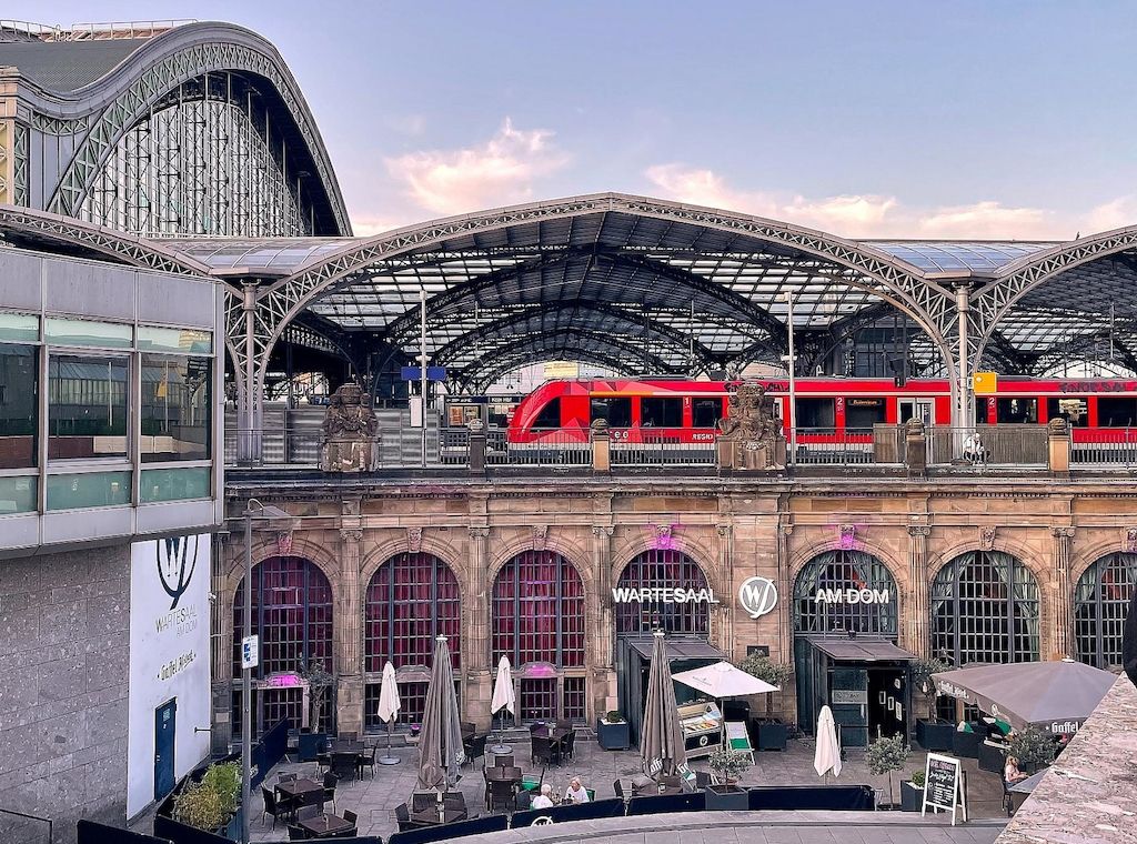 Bahnstrecke Köln-Koblenz wegen Reparaturarbeiten gesperrt