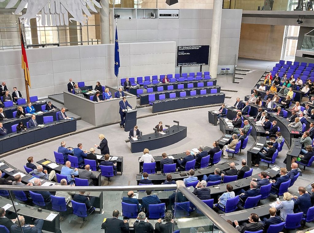 Linke gegen Bundestagssondersitzung für Richterwahl