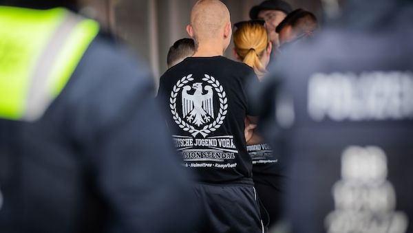 Im Sog der Extremisten: Berliner Eltern und Schulen suchen Rat