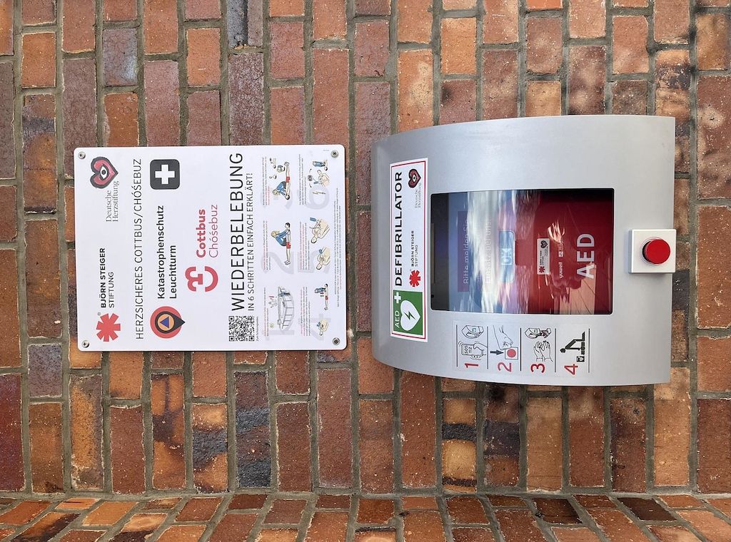 Cottbus fördert Herzsicherheit mit 26 neuen Defibrillatoren