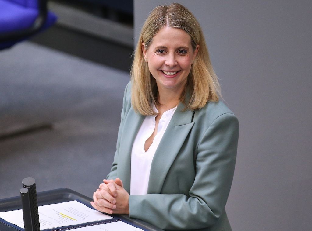 Hubertz will mehr Wohnungen in leeren Büros und auf Supermärkten