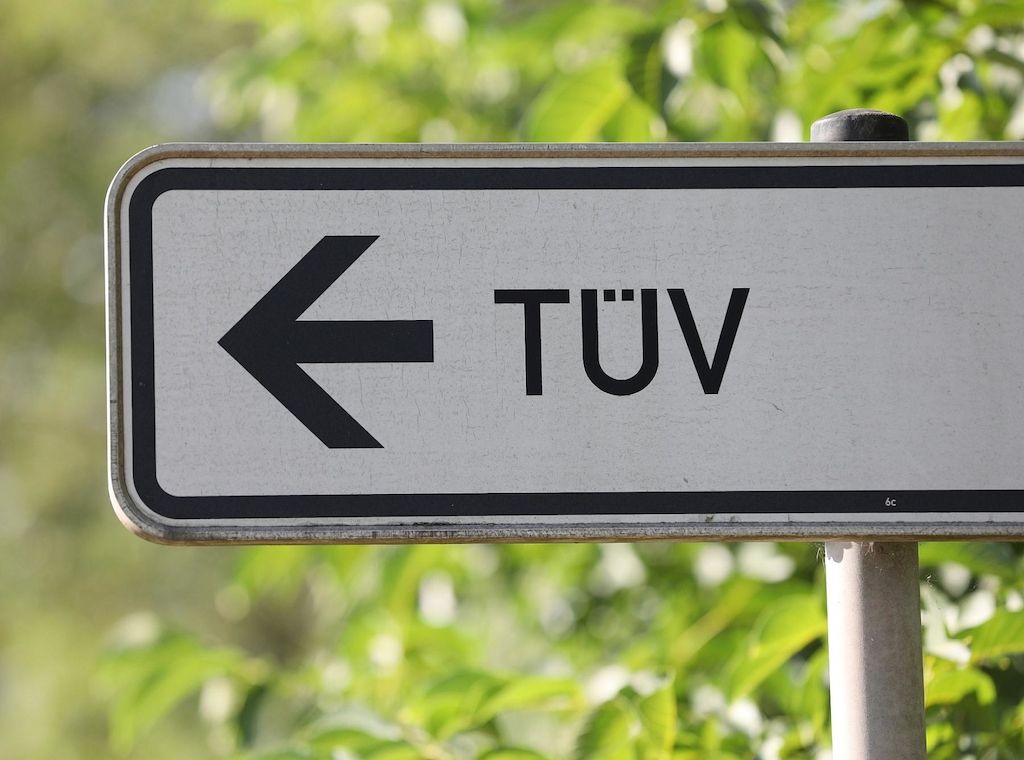 Verdi kündigt Warnstreiks beim TÜV in Niedersachsen und Bremen an
