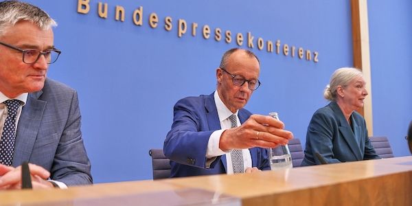 Merz will keine Feiertage abschaffen