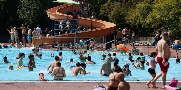 Berliner-Freibadbesuch mit Superferienpass für Kinder und Jugendliche
