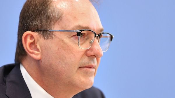 EU-Innenministertreffen: Dobrindt will "Verbindungselement" streichen