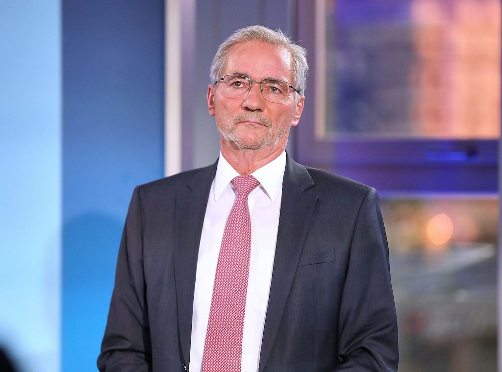 Ex-SPD-Chef Platzeck verteidigt Moskau-Reisen