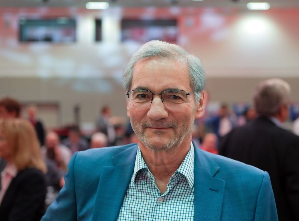 Ex-Ministerpräsident Platzeck verteidigt Kontakte nach Russland