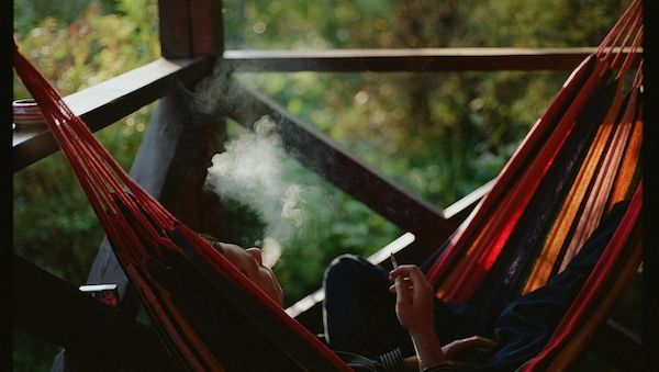 Mietminderung wegen Rauchen auf dem Balkon durch Nachbarn
