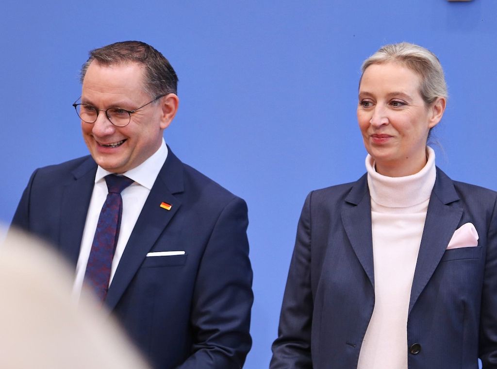 Forsa: Union verliert - AfD zieht gleich