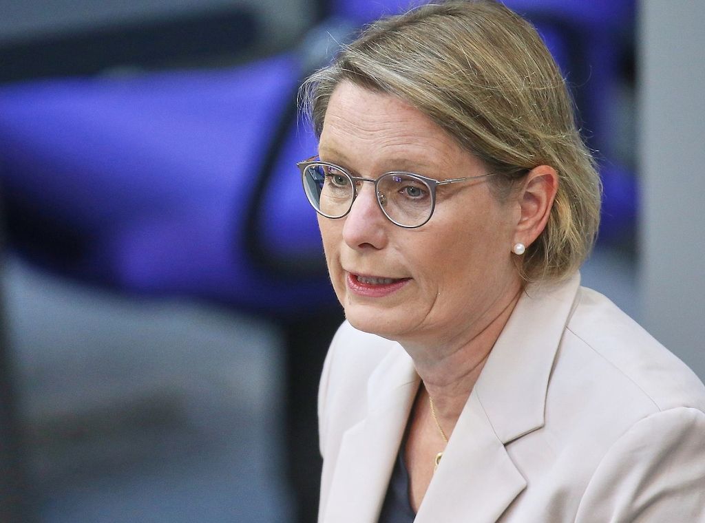 Hubig will Terroristen und ausländische Spione härter bestrafen