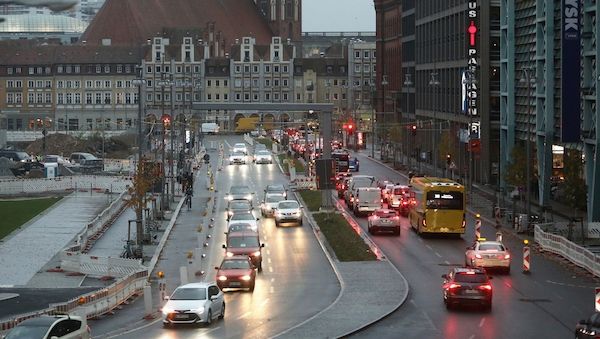 Grüne und BUND bemängeln Experten-Bericht zu Verkehrs-Klimazielen