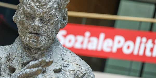 Brandt-Sohn blickt mit "Mitleid und Sorge" auf Kniefall des Vaters