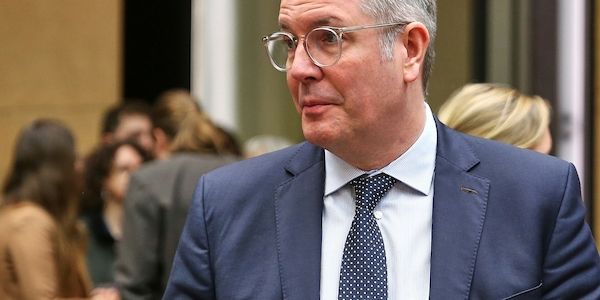Schweitzer warnt vor "Schnellschüssen" bei AfD-Verbot