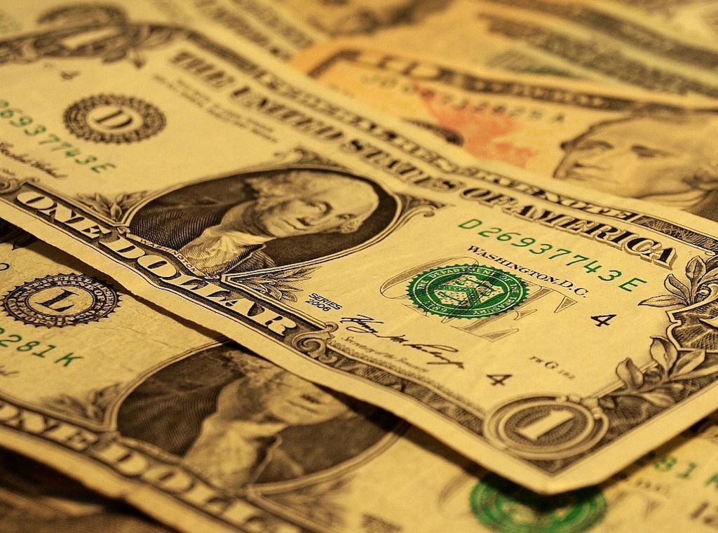 Wirtschaftshistoriker warnt vor gezielter Abwertung des Dollars