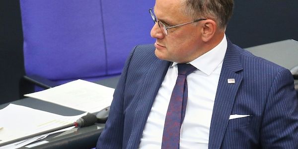 Chrupalla sieht in verschärften Benimmregeln "Professionalisierung"