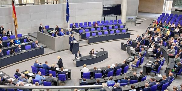 Linke gegen Bundestagssondersitzung für Richterwahl