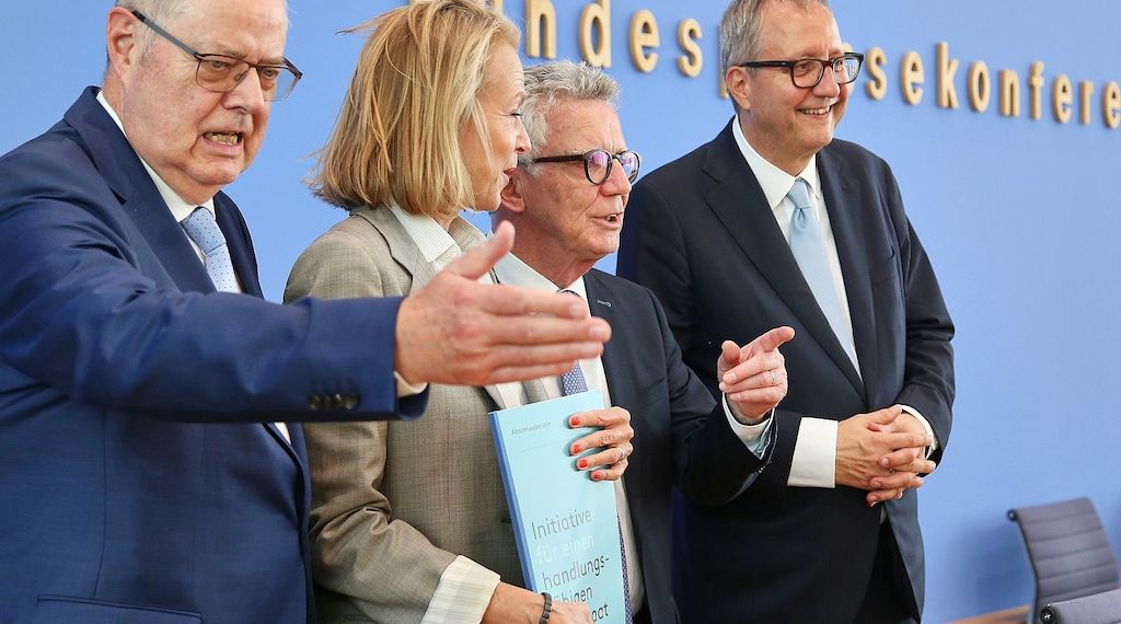 Wüst lobt Initiative für Staatsreform