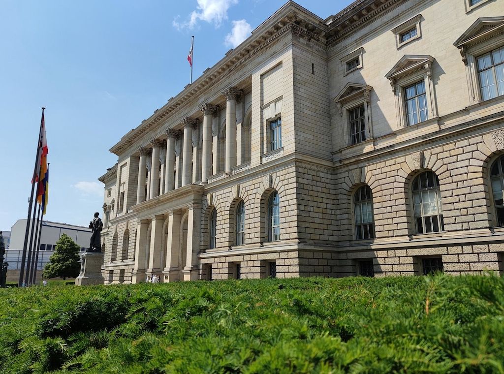 Linke und Grüne fordern Aktuelle Stunde zu Hitzeschutz in Berlin